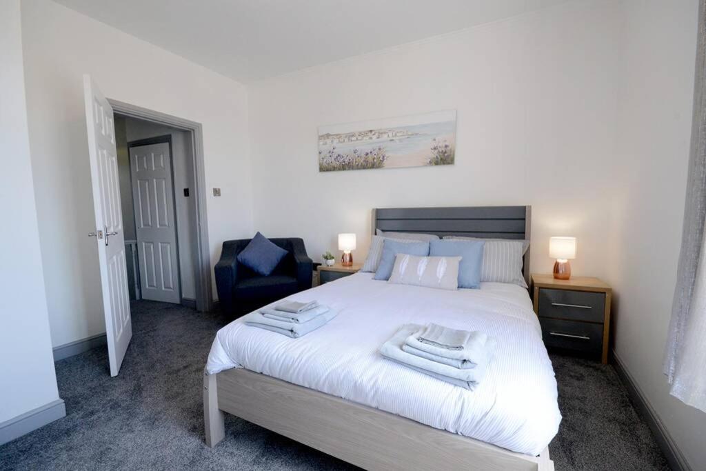 Renovated House Near Darlington Train Station. Villa Esterno foto